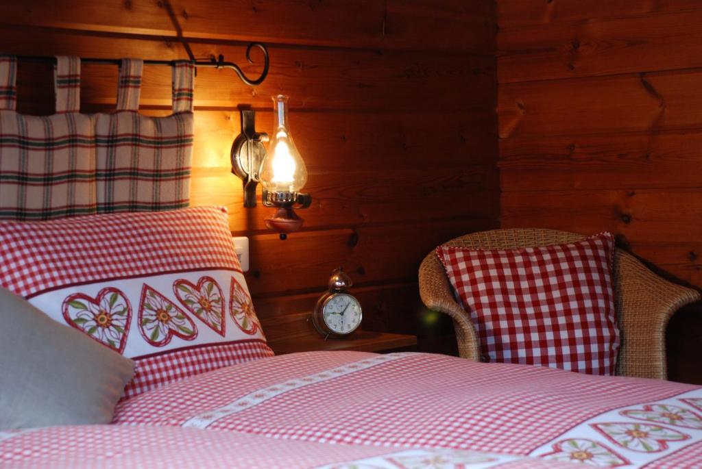 Salzano Basic Rooms Интерлакен Номер фото
